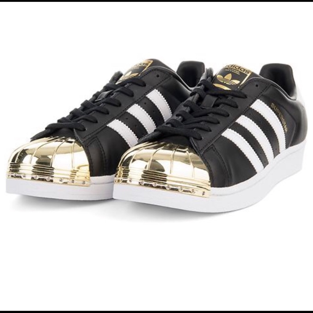Adidas superstar sz 9